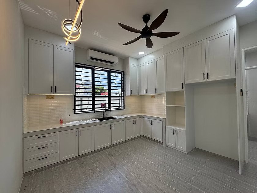 Kitchen Cabinet
